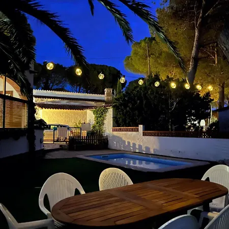Casa A Amb Jardi I Piscina Privada. Holiday home